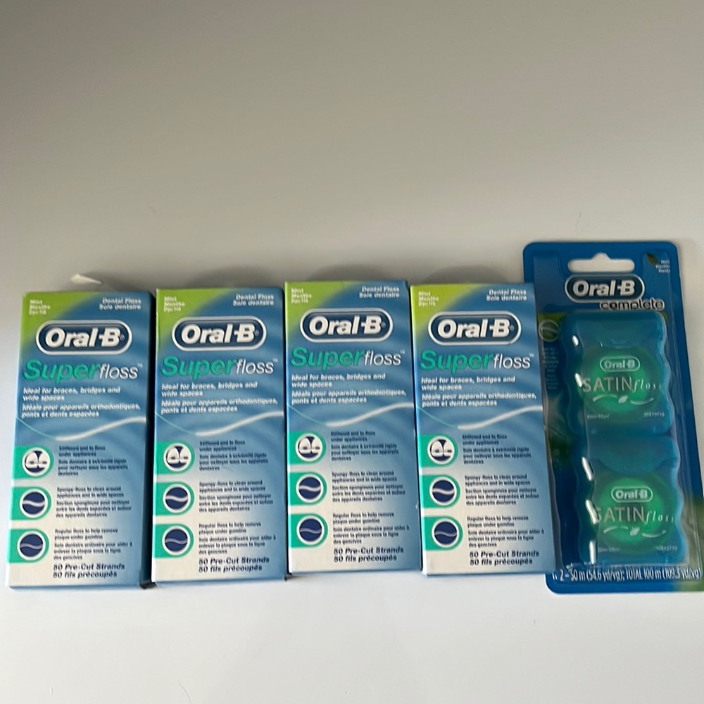 Lot of 5 Oral-B flosses
